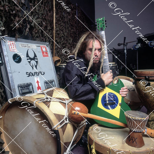 Max Cavalera in studio with Brazilian guitar