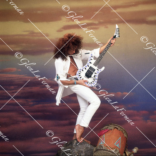 Vivian Campbell in white with Kramer Frankenstrat